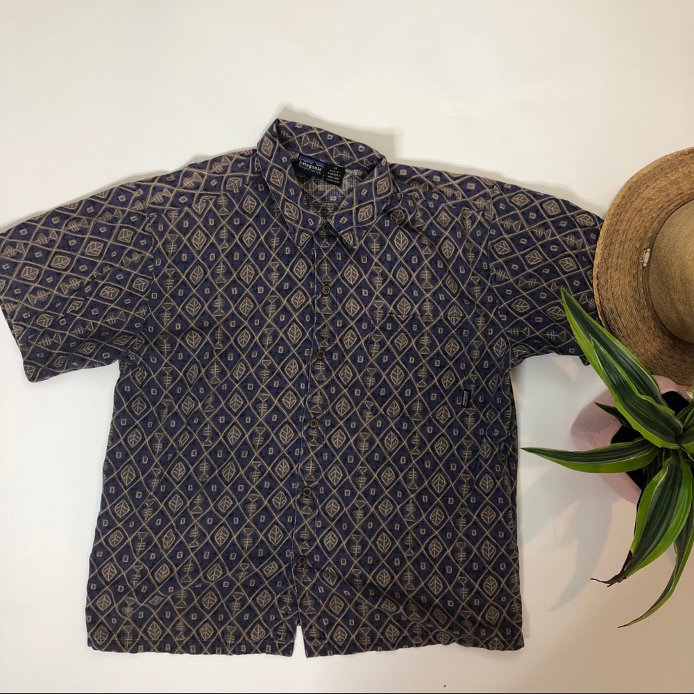 Patagonia vintage button down collared shirt med